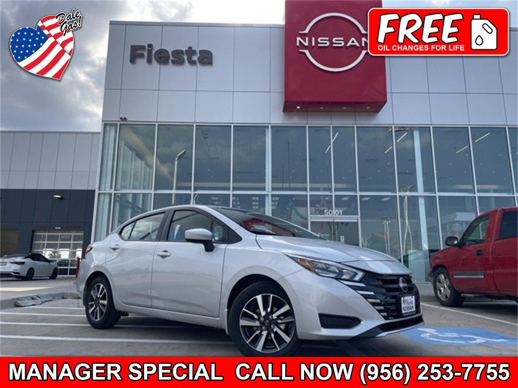 New 2025 Nissan Versa SV w/ Trunk Package