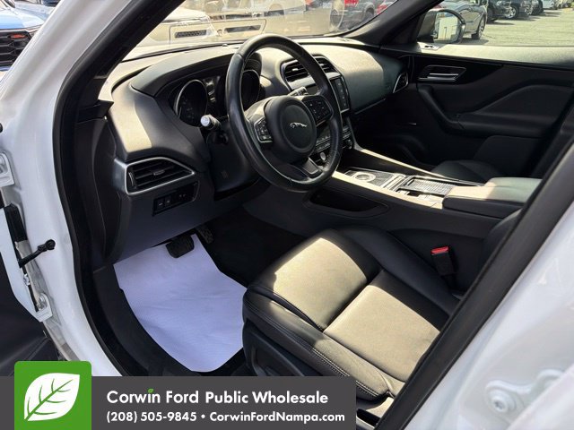 Used 2018 Jaguar F-PACE Premium AWD/4WD image 13