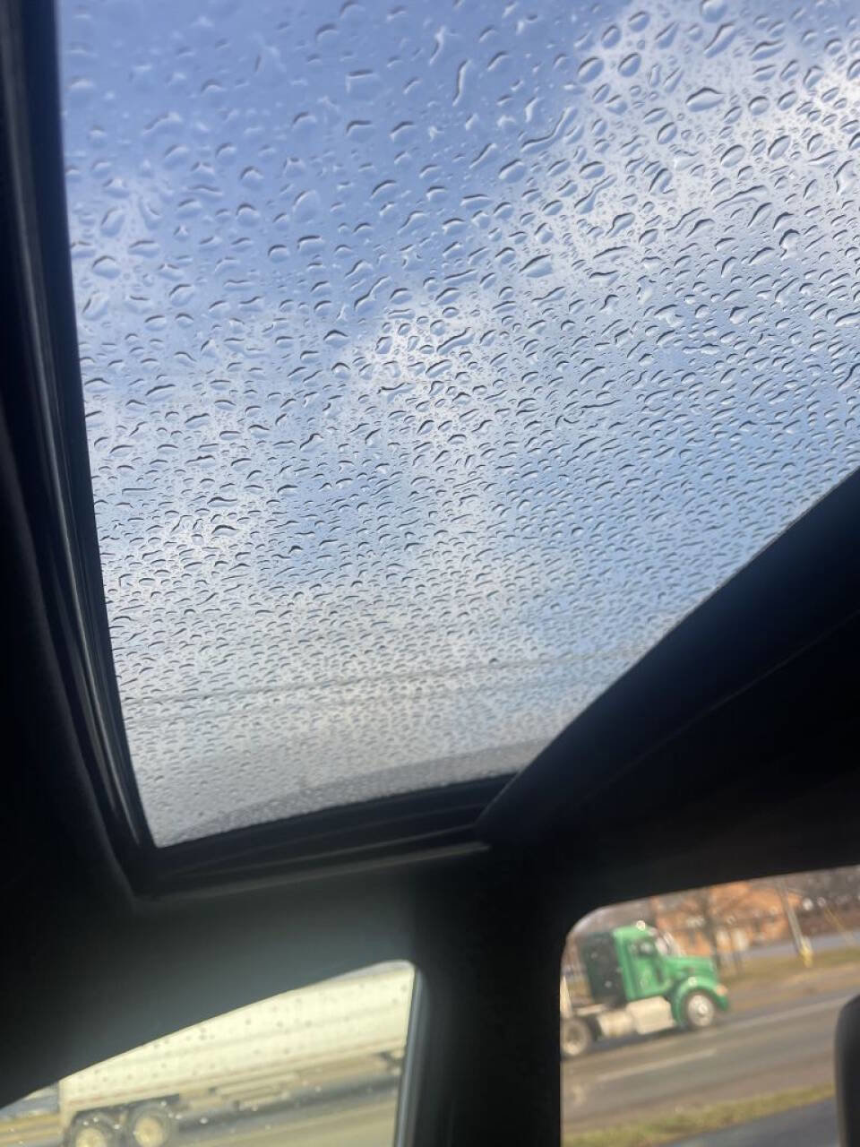 Used 2018 Toyota RAV4 SE image 20