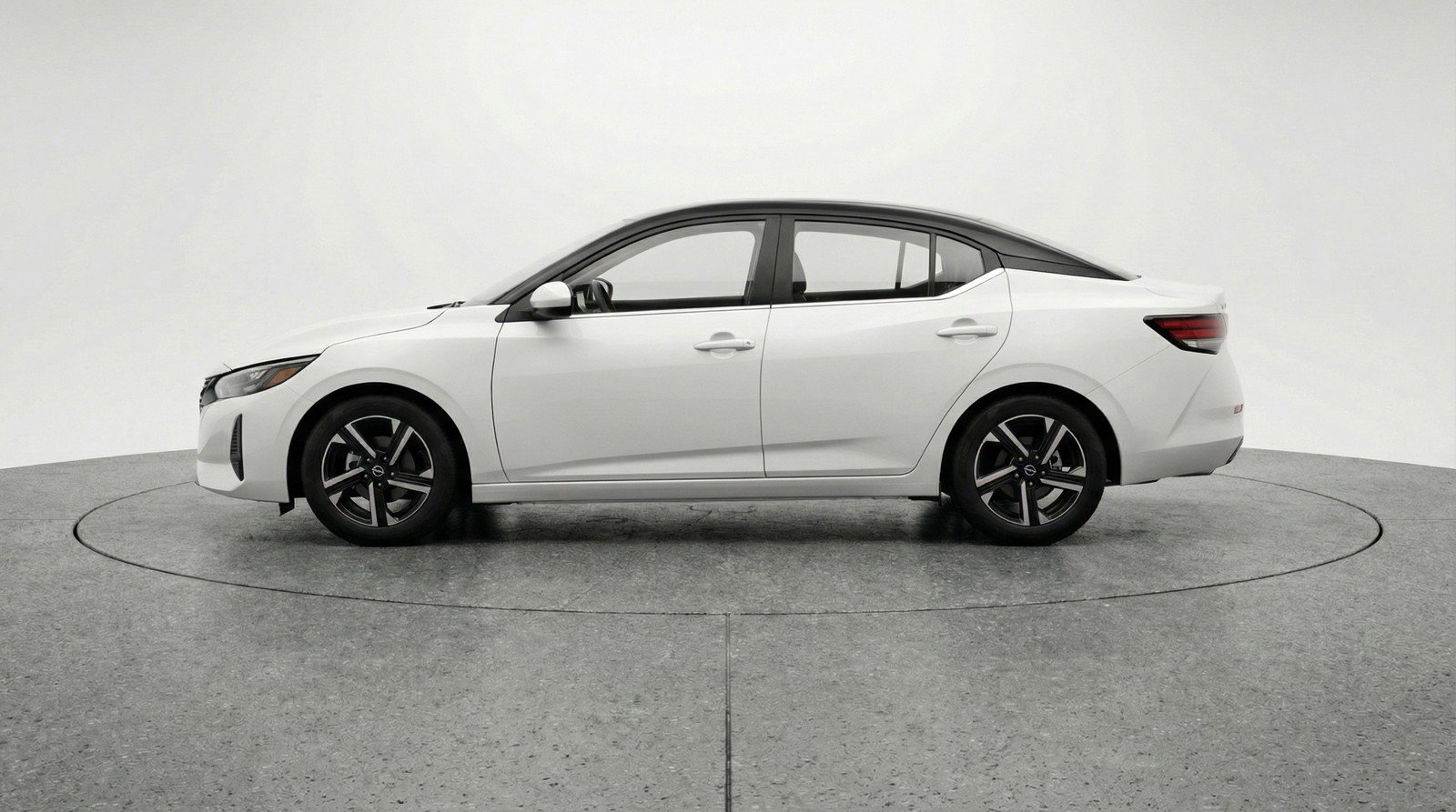 Used 2025 Nissan Sentra SV image 5