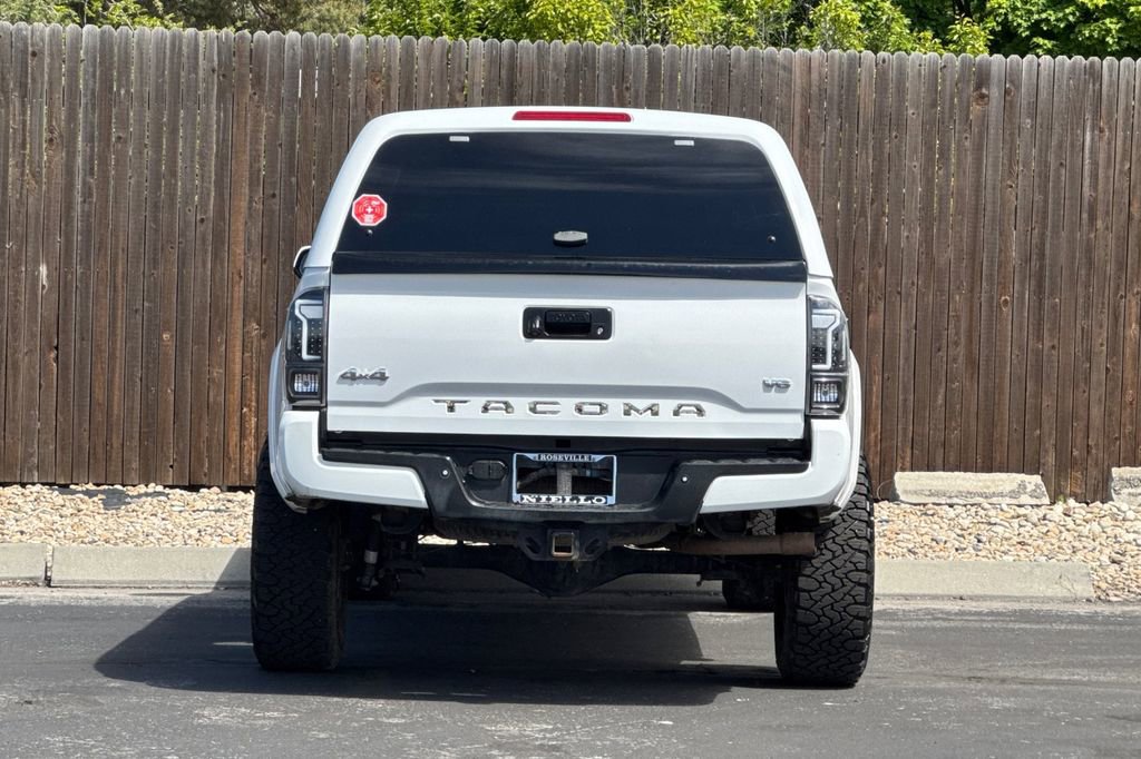 Used 2017 Toyota Tacoma SR5 w/ Tow Package AWD/4WD image 5