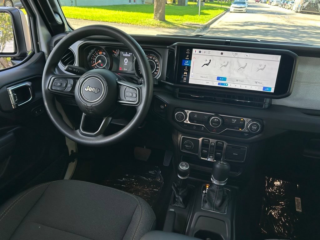 Used 2025 Jeep Wrangler Unlimited Sport AWD/4WD image 9