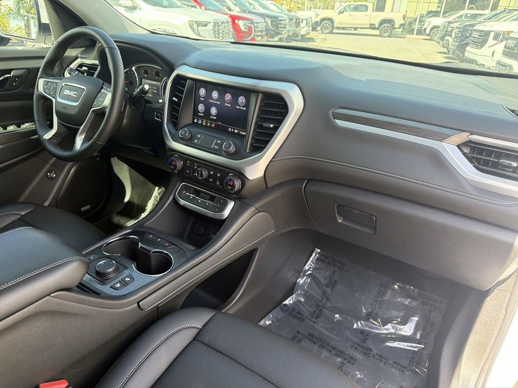 Used 2023 GMC Acadia SLT w/ Preferred Package image 32