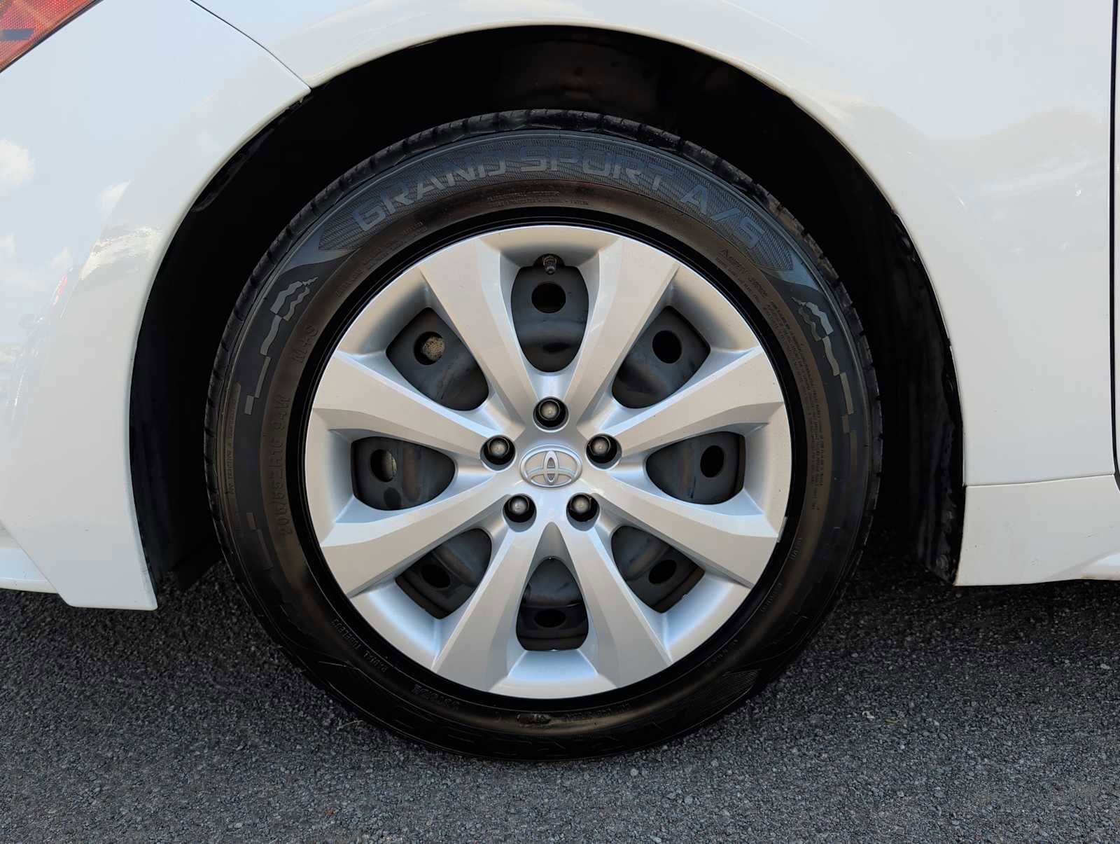 Used 2023 Toyota Corolla LE image 17