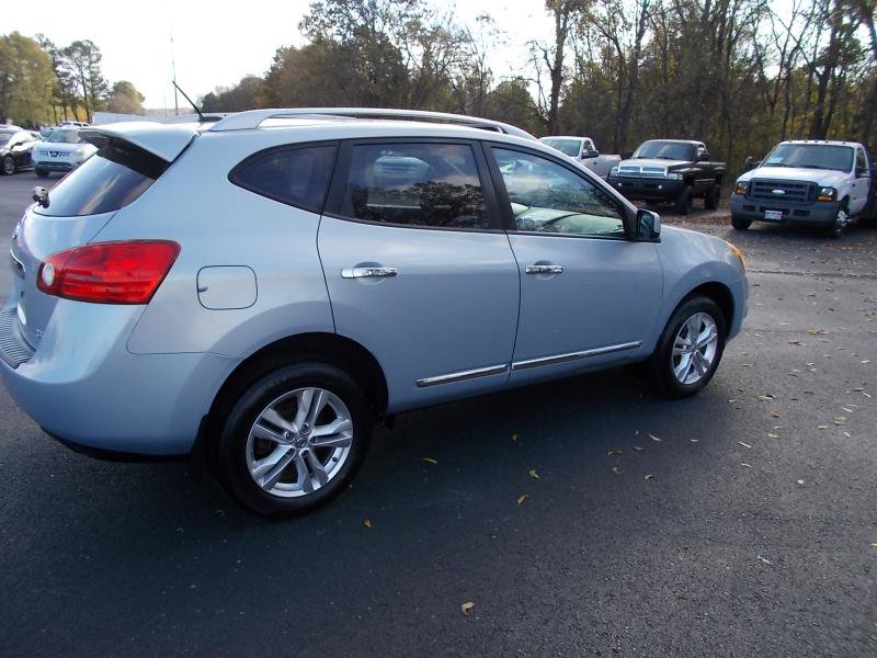Used 2013 Nissan Rogue SV w/ Premium Pkg image 13