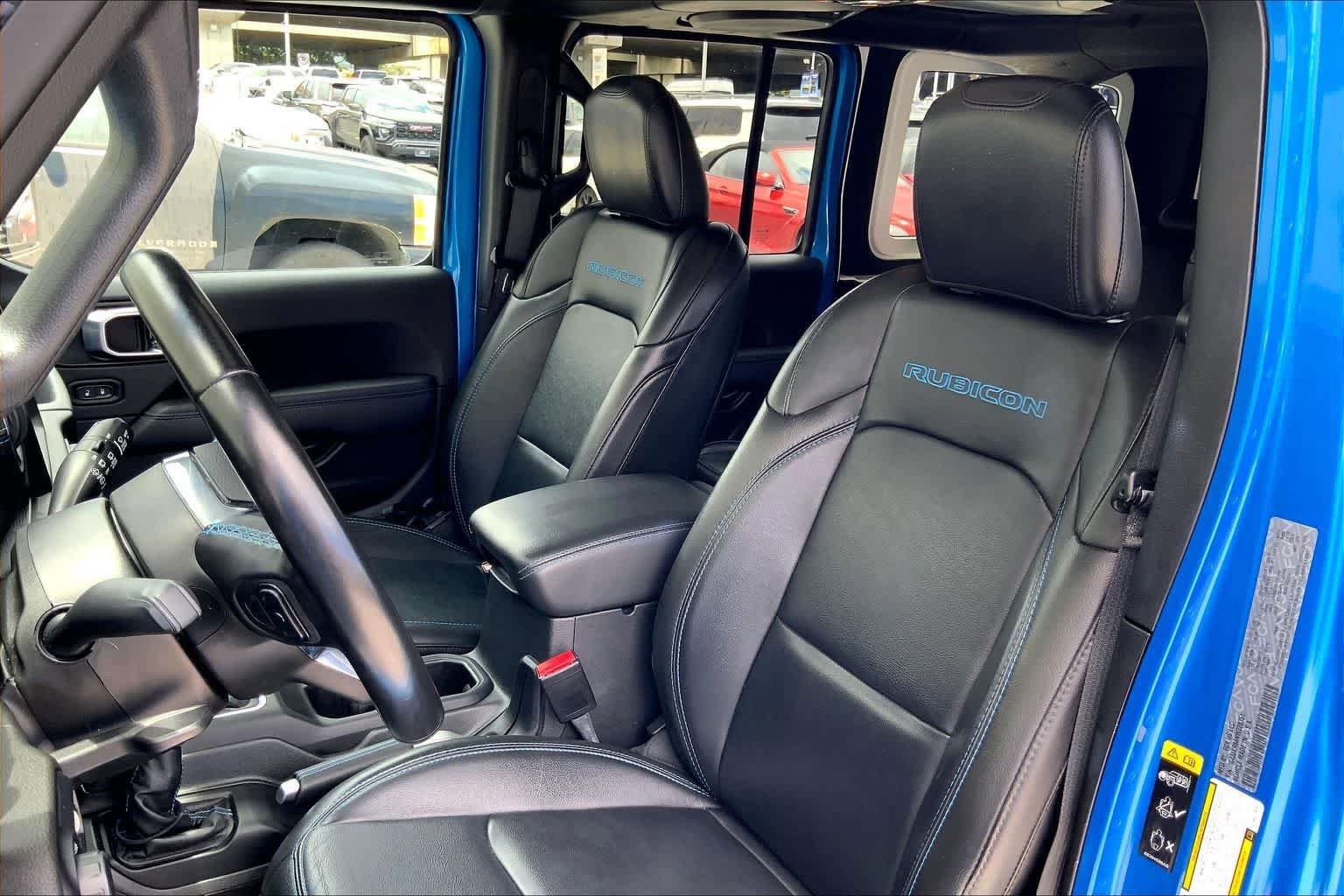 Used 2022 Jeep Wrangler Unlimited Rubicon 4xe AWD/4WD image 11