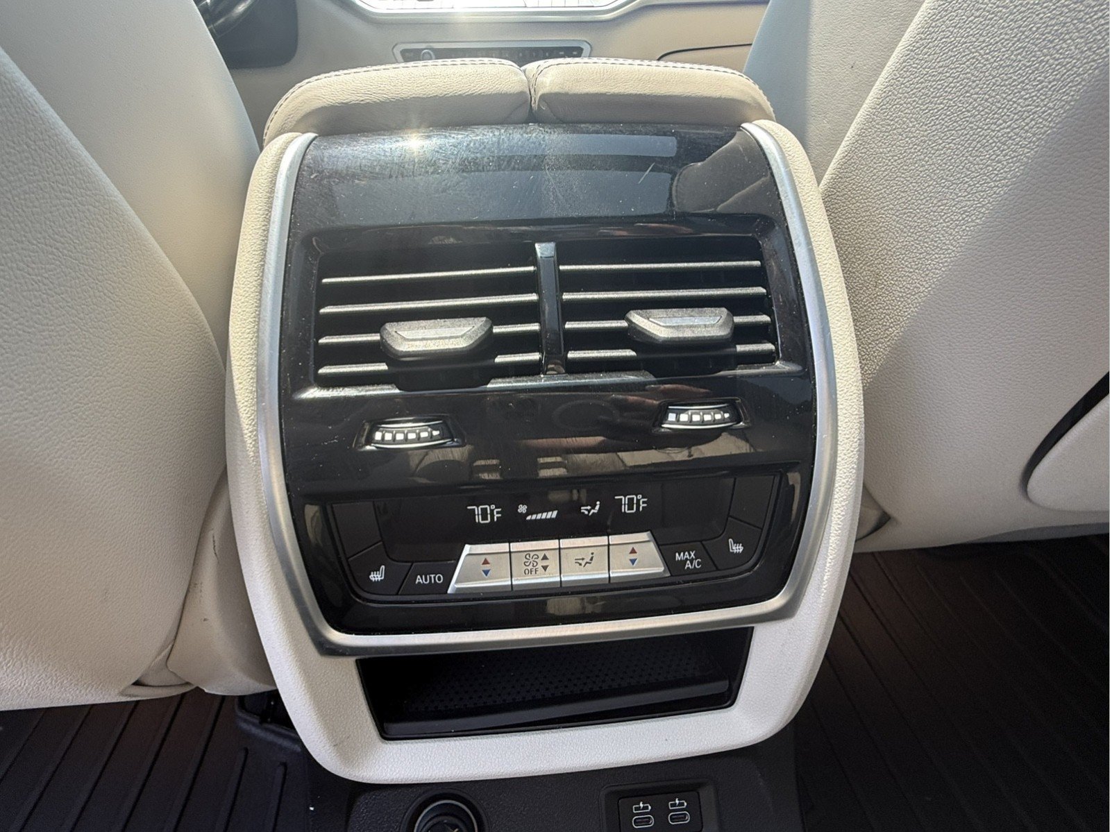 Used 2020 BMW X7 M50i AWD/4WD image 27