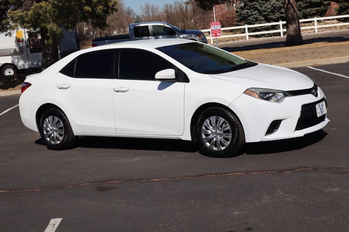 Used 2014 Toyota Corolla L image 2