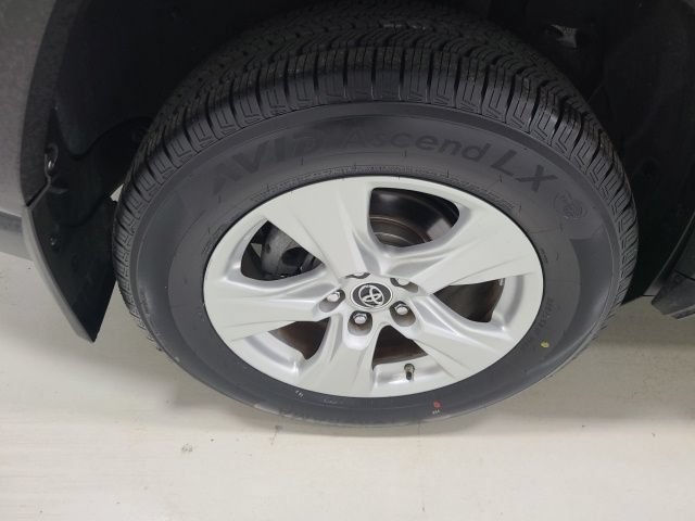 Used 2019 Toyota RAV4 XLE w/ Convenience Package AWD/4WD image 38