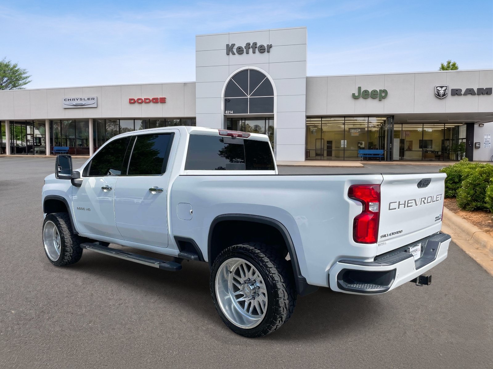Used 2020 Chevrolet Silverado 2500 High Country w/ Technology Package AWD/4WD image 4