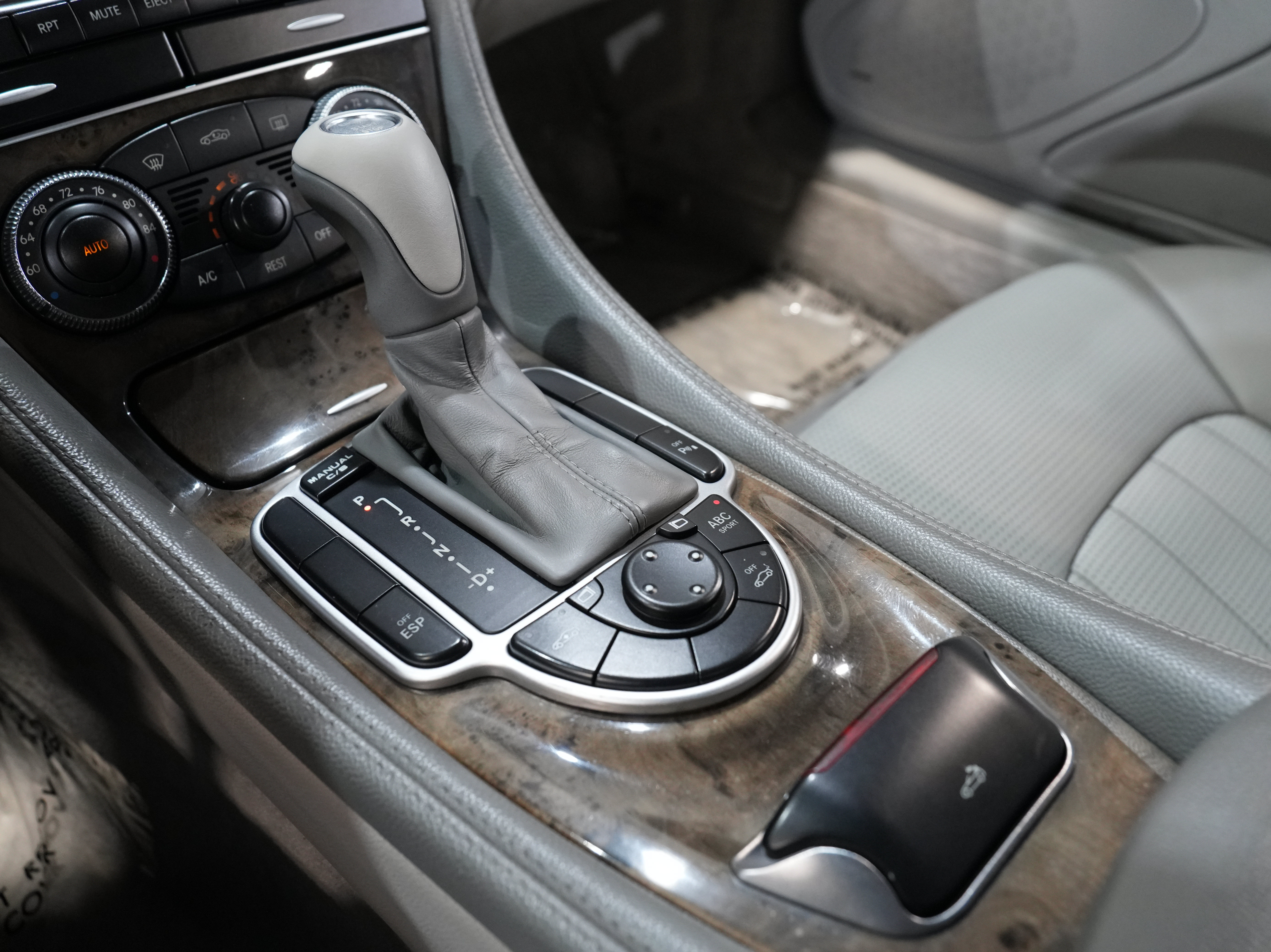 Used 2006 Mercedes-Benz SL 55 AMG image 46