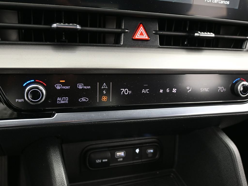 Used 2025 Kia Sportage EX image 19