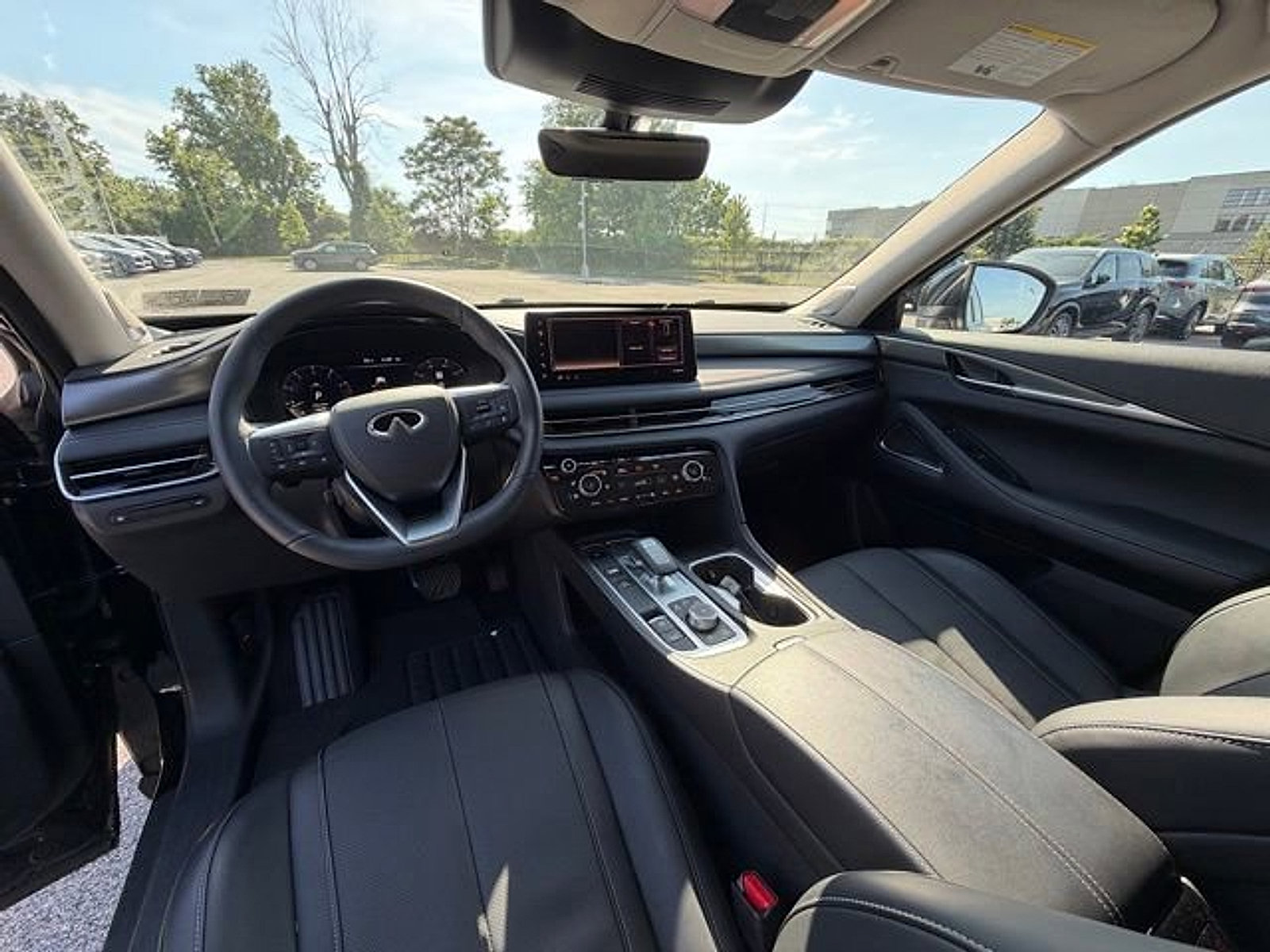 Certified 2026 INFINITI QX60 Luxe w/ Cargo Package AWD/4WD image 14