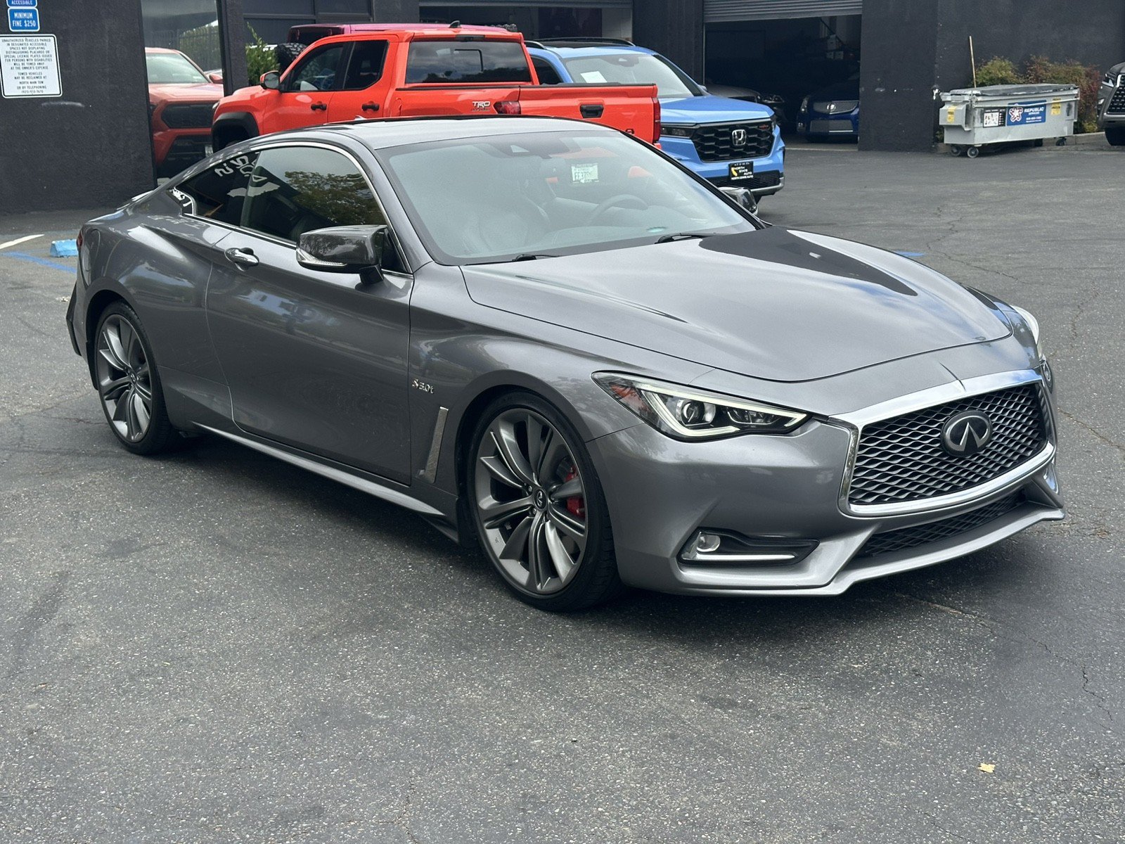 Used 2019 INFINITI Q60 Red Sport 400 w/ Cargo Package RWD image 7