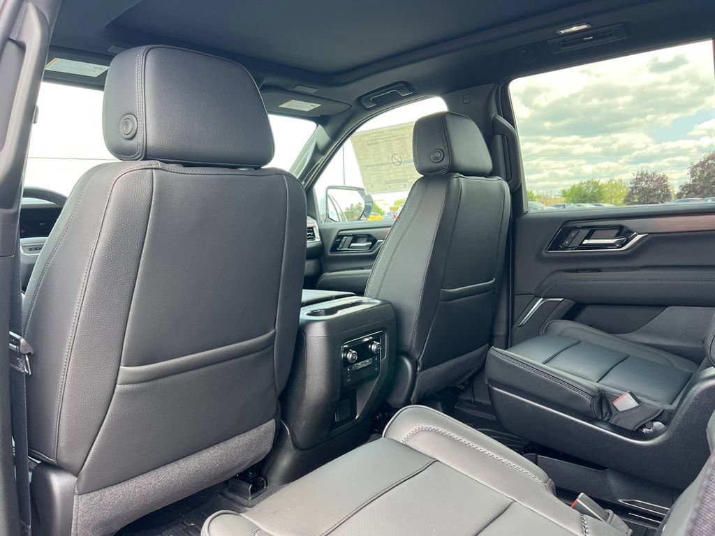 New 2026 GMC Yukon Denali w/ Sun & Power Step Package AWD/4WD image 37