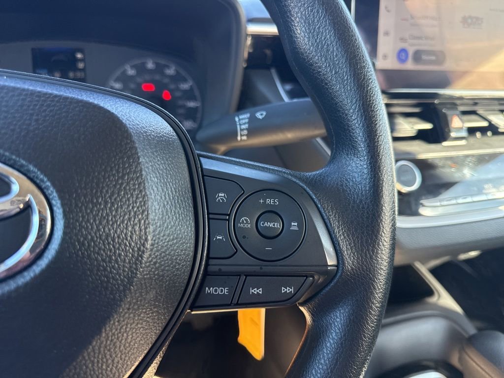 Used 2025 Toyota Corolla LE image 13