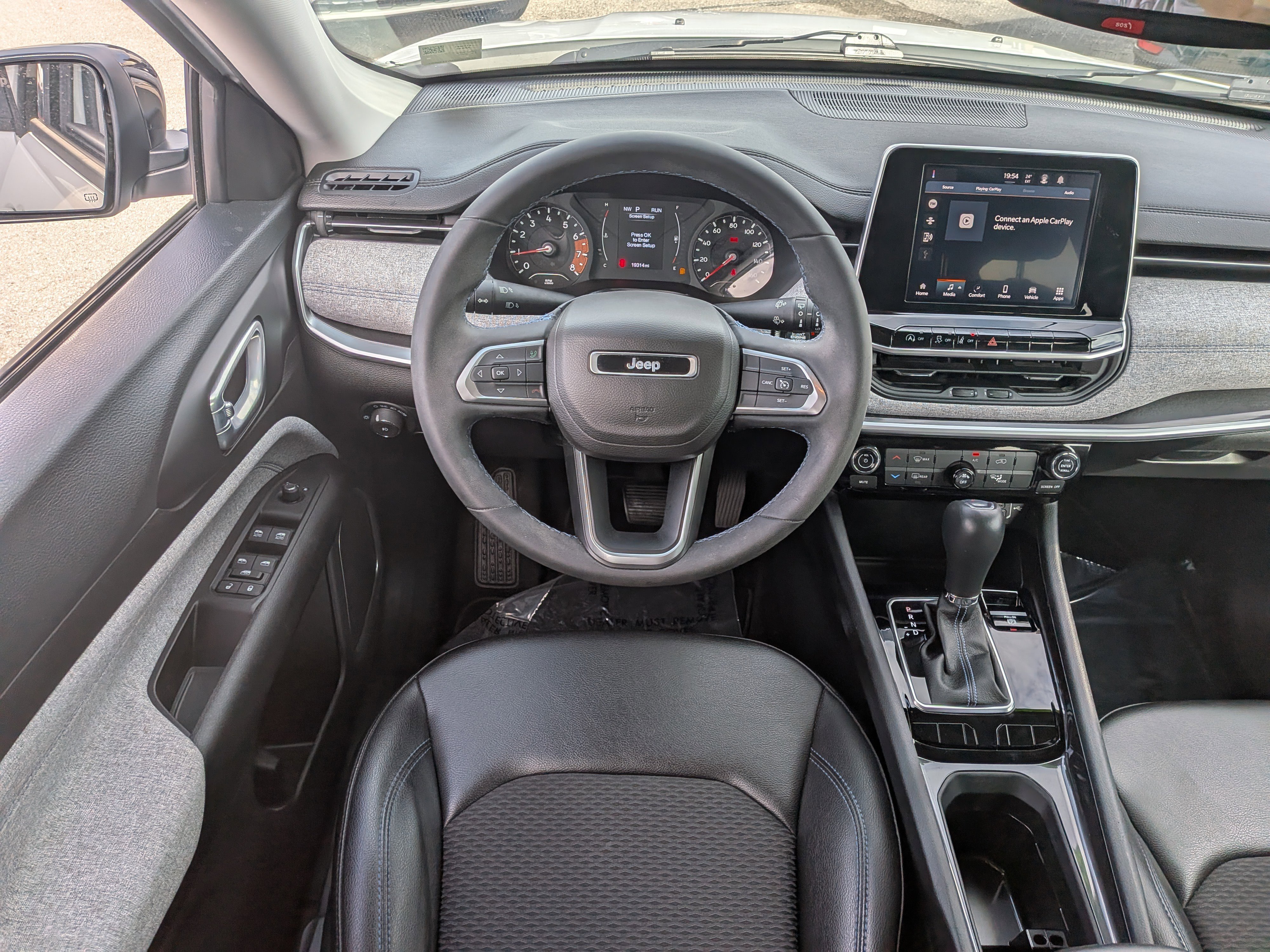 Used 2022 Jeep Compass Latitude FWD image 17