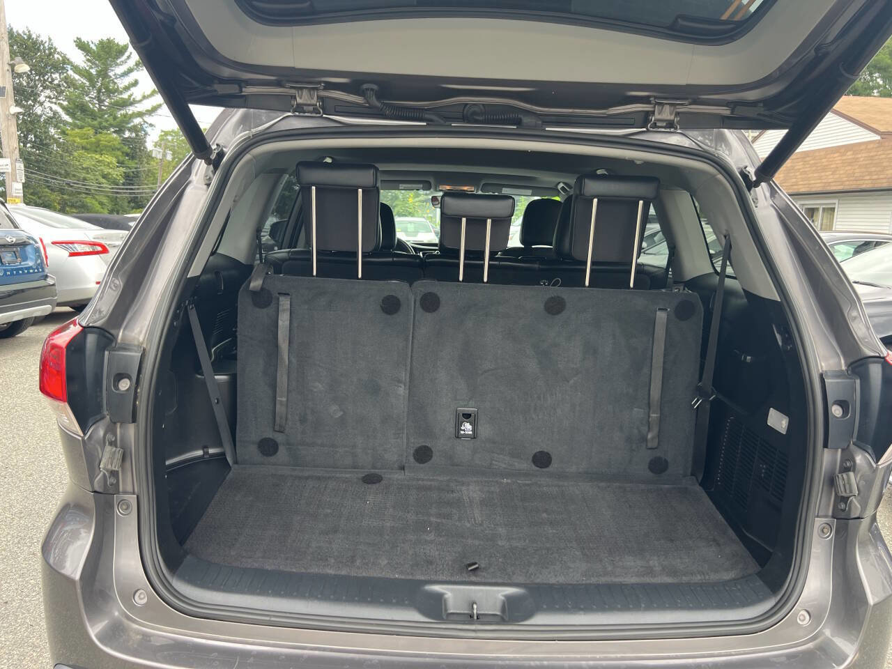 Used 2019 Toyota Highlander XLE image 16