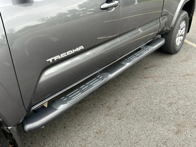 Used 2019 Toyota Tacoma SR5 AWD/4WD image 17