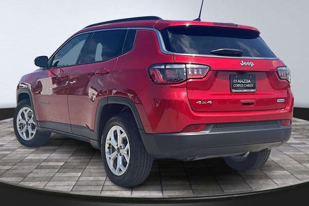 Used 2025 Jeep Compass Latitude image 5