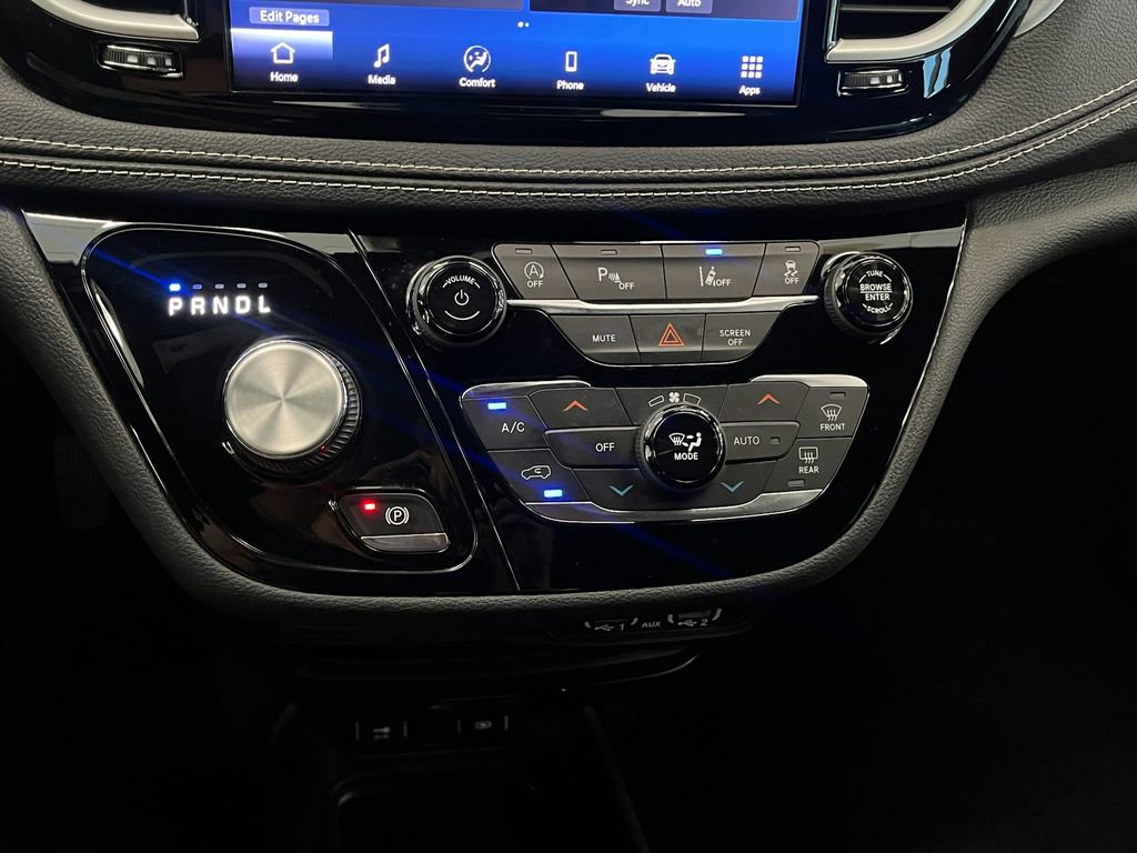 Used 2021 Chrysler Pacifica Touring w/ Cold Weather Group image 25