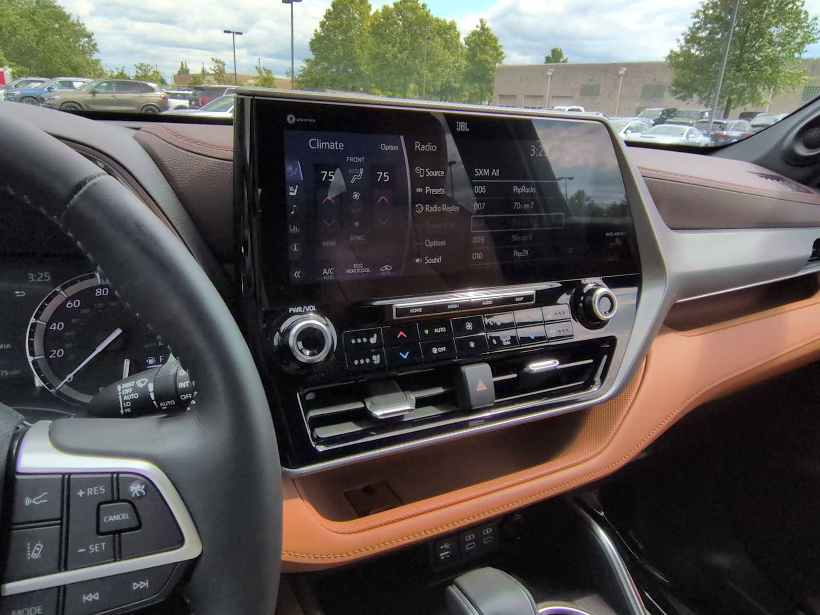 Used 2022 Toyota Highlander Platinum AWD/4WD image 30