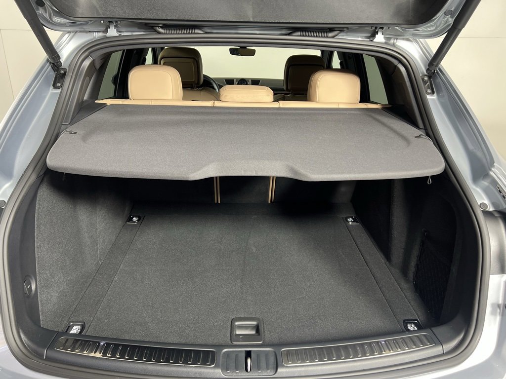 Certified 2025 Porsche Macan image 16
