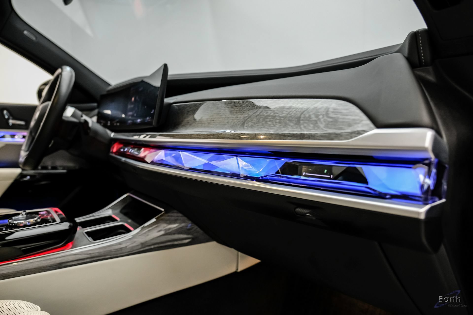 Used 2025 BMW i7 xDrive60 AWD/4WD image 47
