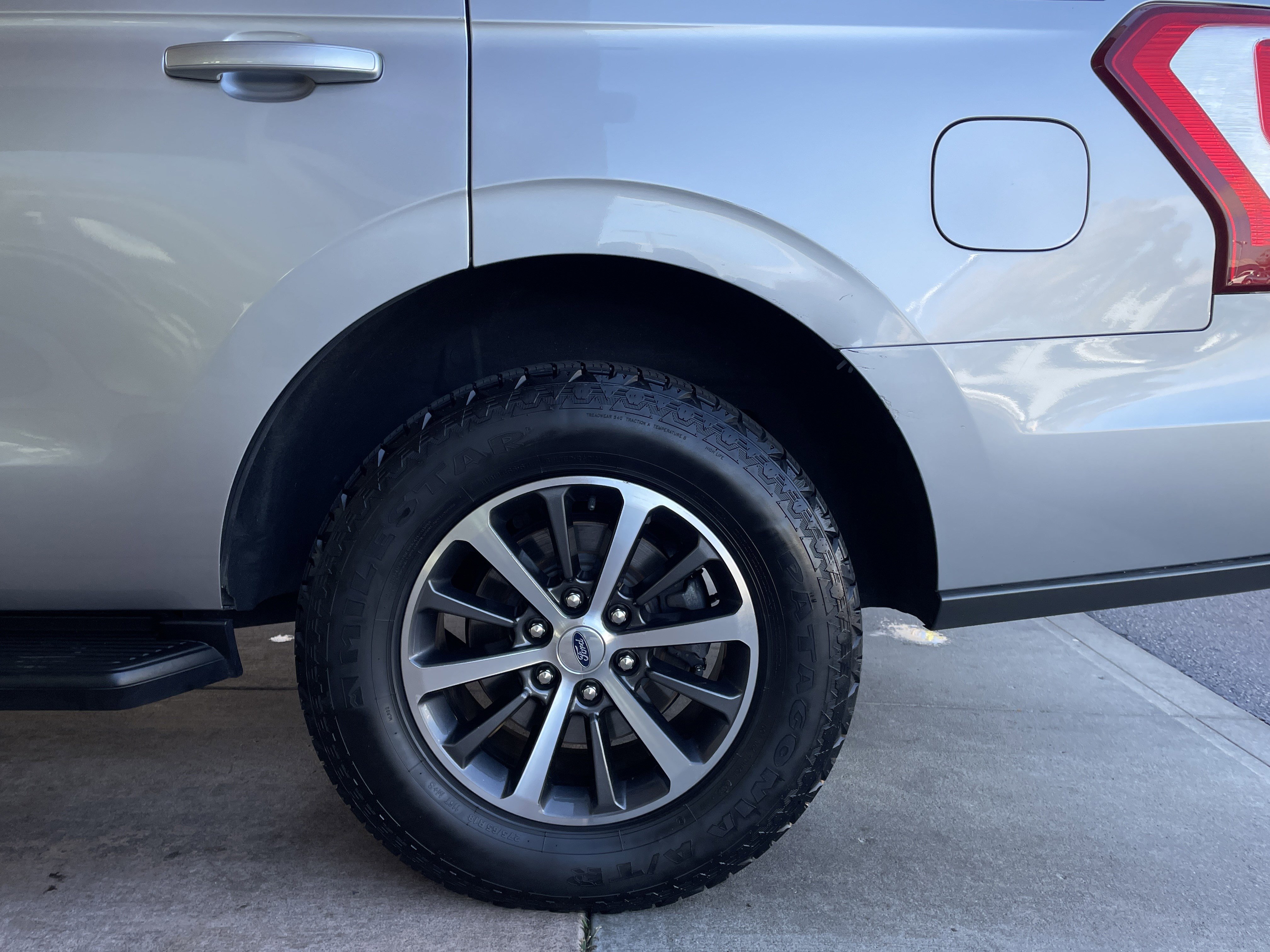 Used 2021 Ford Expedition XLT image 23