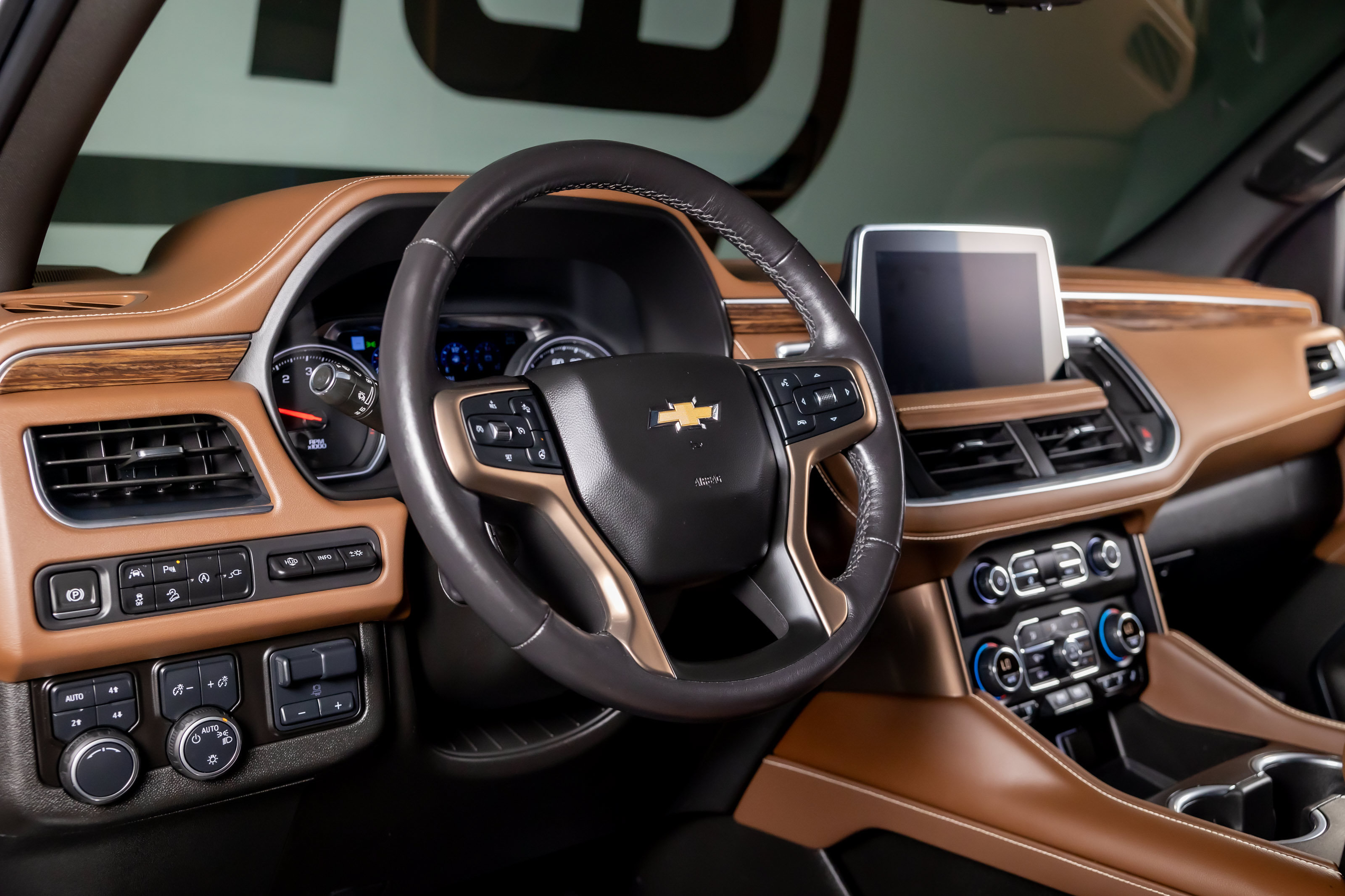 Used 2021 Chevrolet Tahoe High Country w/ Premium Package AWD/4WD image 32