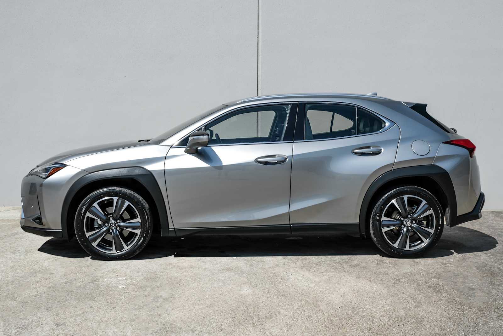Used 2019 Lexus UX 200 image 11
