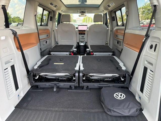Used 2025 Volkswagen ID. Buzz 1st Edition AWD/4WD image 31