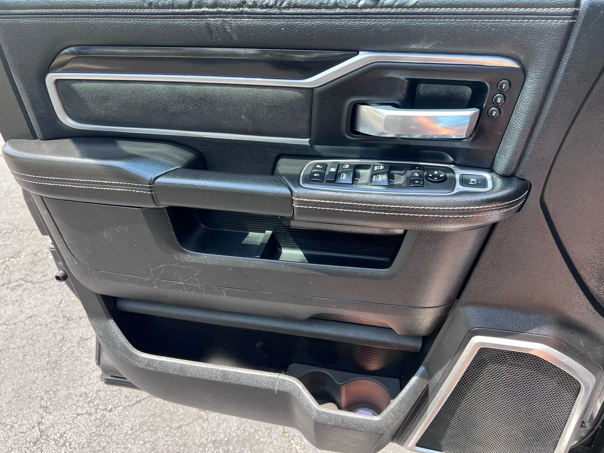 Used 2021 RAM 2500 Laramie w/ Night Edition image 29