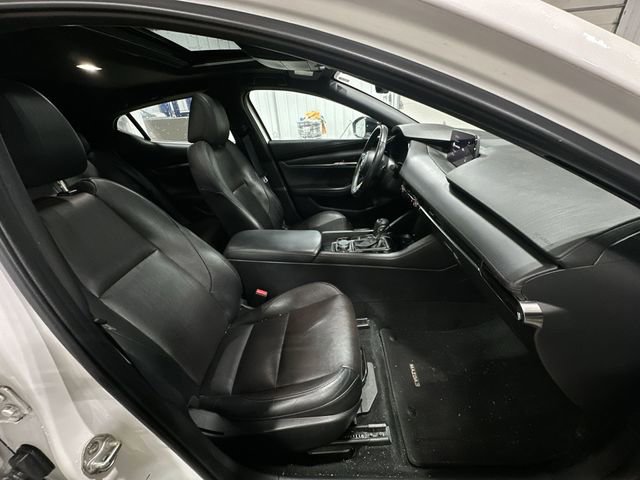 Certified 2024 MAZDA MAZDA3 Hatchback w/Premium Plus Pkg image 30