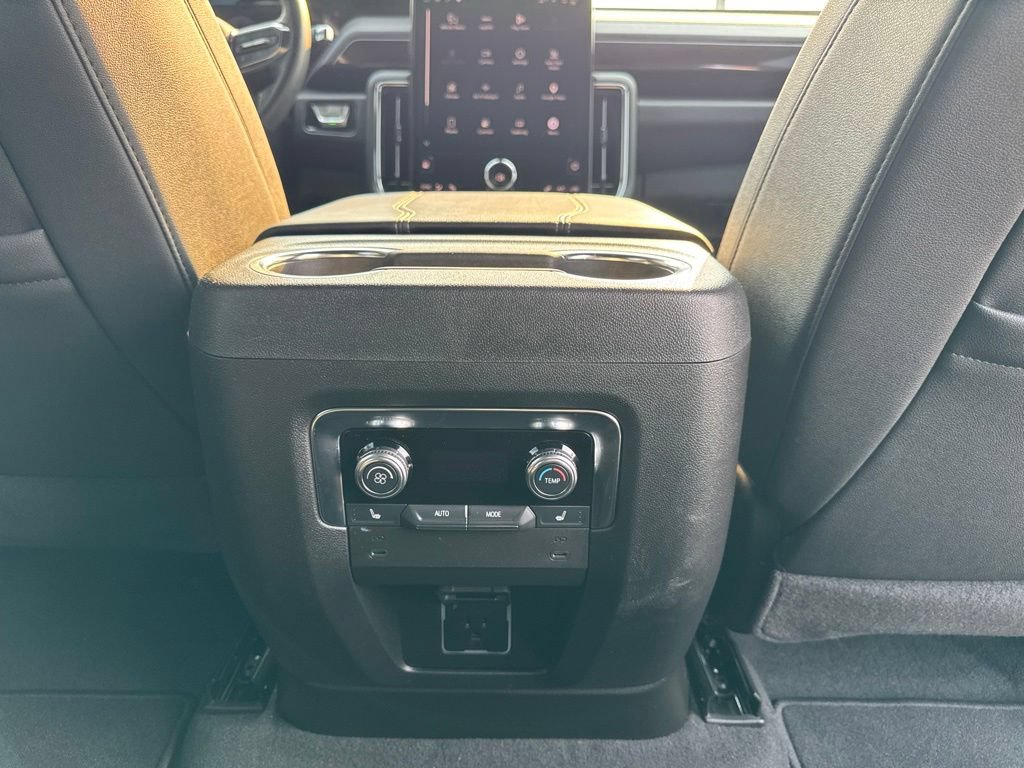 Used 2025 GMC Yukon XL Elevation RWD image 21