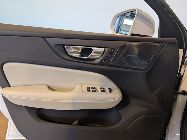 New 2026 Volvo V60 B5 Cross Country Ultra w/ Protection Package Premier image 8