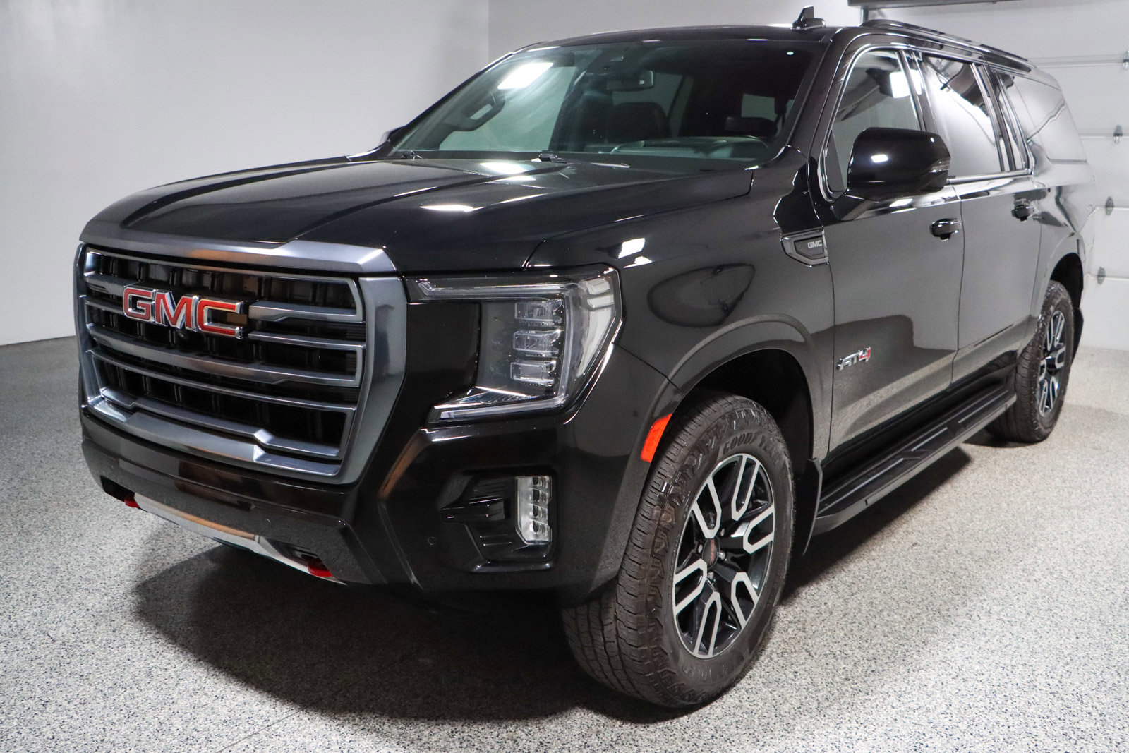 Used 2024 GMC Yukon XL AT4 w/ Technology Package image 37