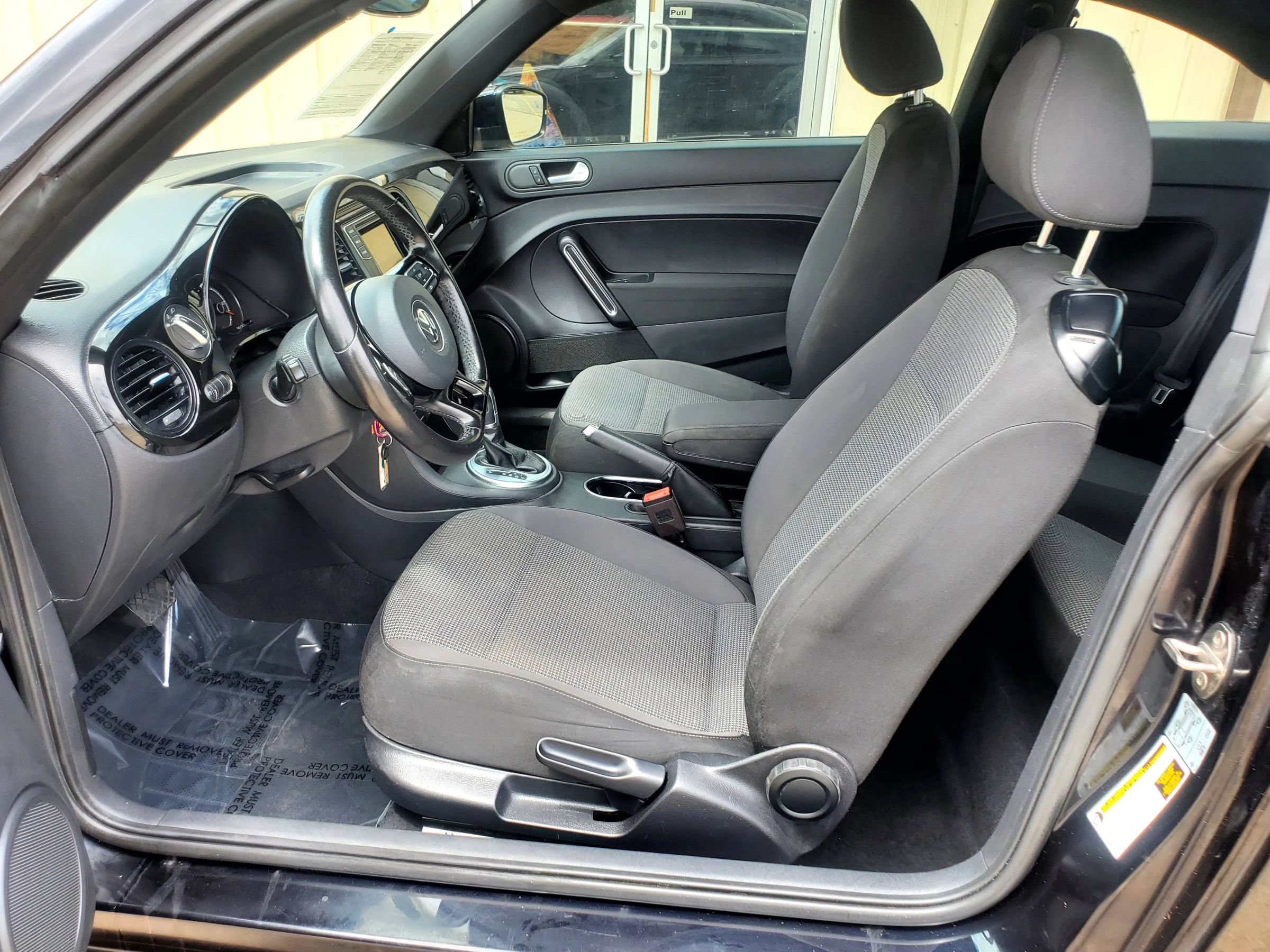 Used 2019 Volkswagen Beetle 2.0T S FWD image 4