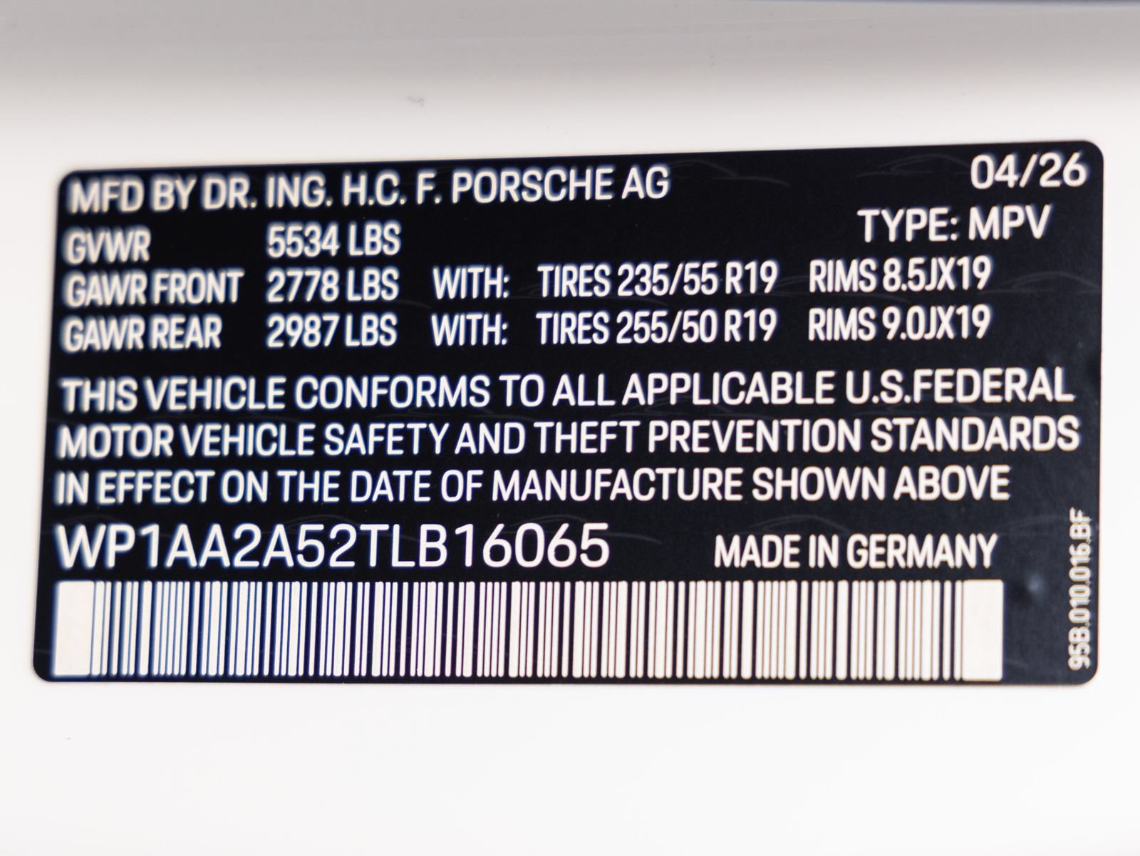 Certified 2026 Porsche Macan AWD/4WD image 37