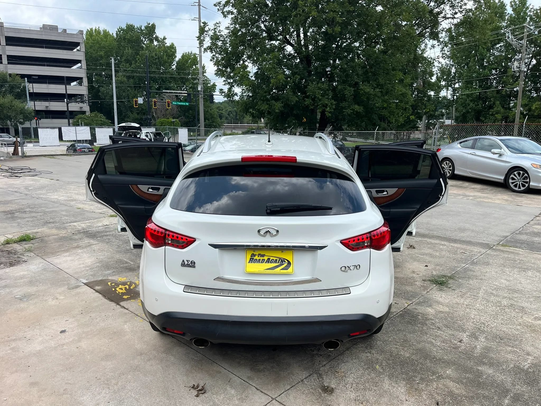 Used 2014 INFINITI QX70 2WD w/ Premium Package image 7