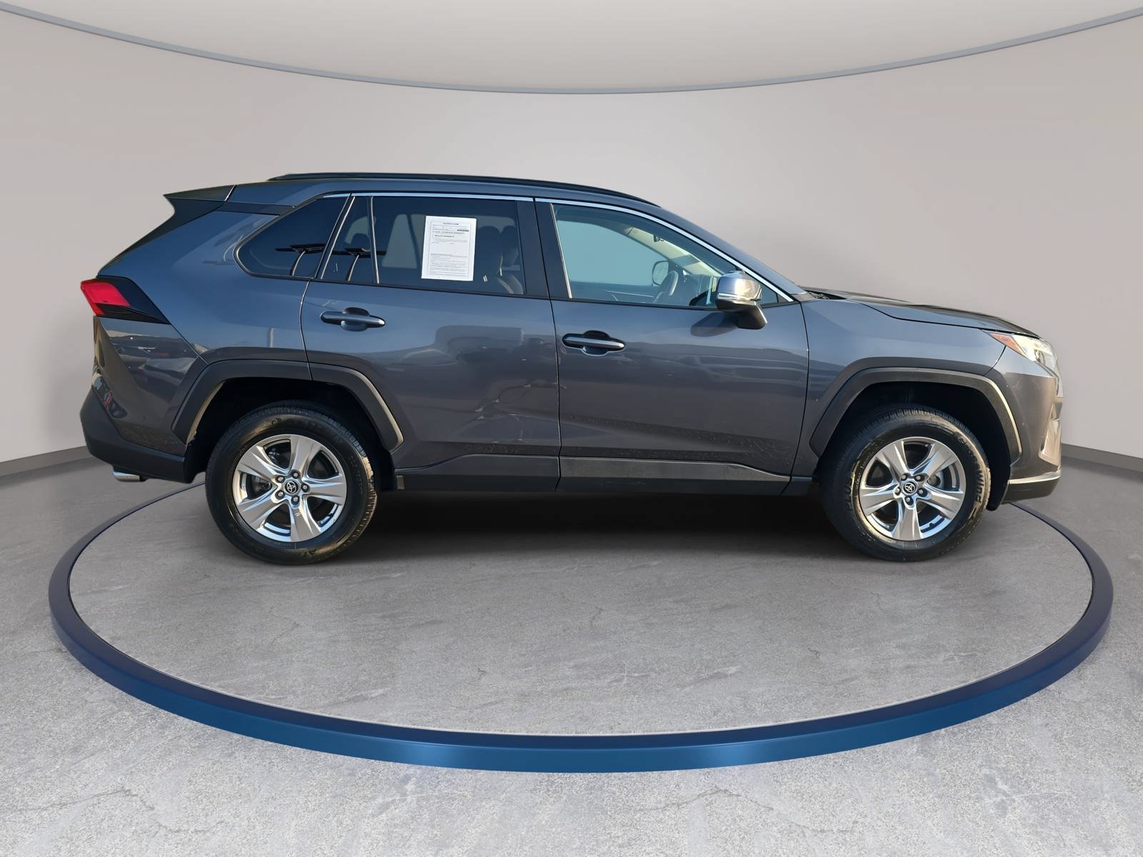 Used 2024 Toyota RAV4 XLE FWD image 4
