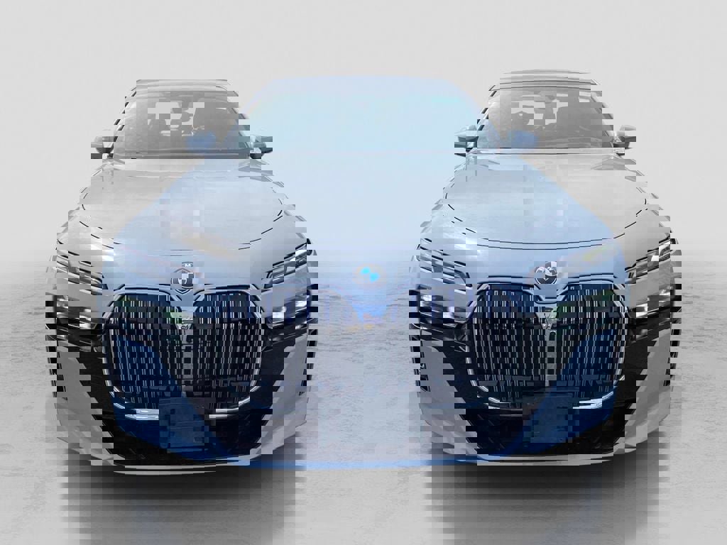 Used 2023 BMW 760i xDrive image 8