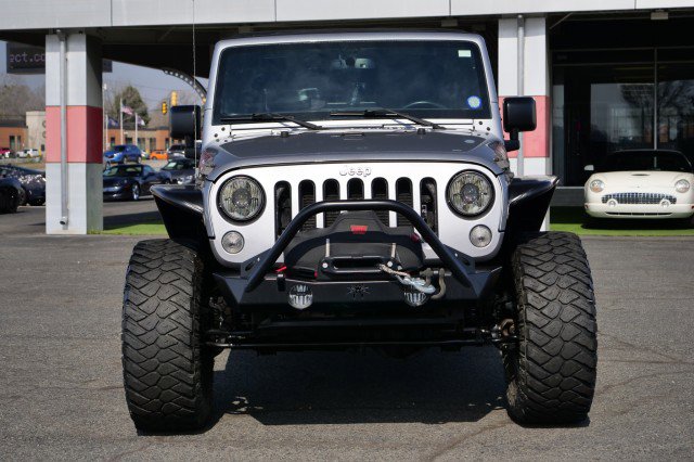 Used 2016 Jeep Wrangler Unlimited Rubicon w/ Connectivity Group image 5