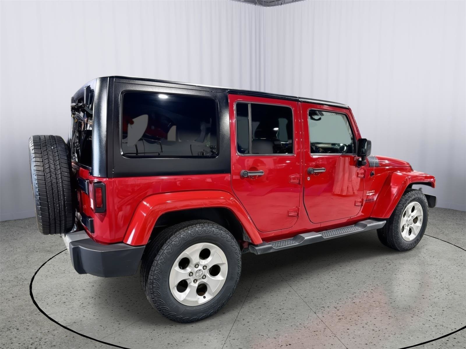 Used 2013 Jeep Wrangler Unlimited Sahara AWD/4WD image 7