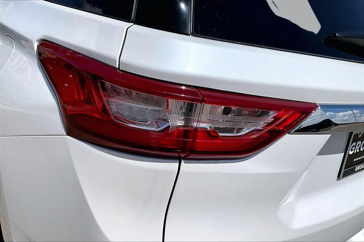 Used 2019 Chevrolet Traverse High Country AWD/4WD image 32