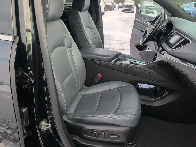 Used 2023 Buick Enclave Essence AWD/4WD image 43