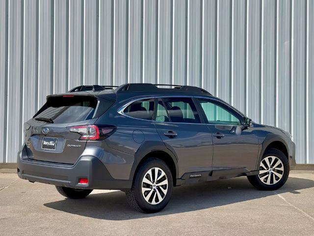 Used 2023 Subaru Outback Premium AWD/4WD image 6