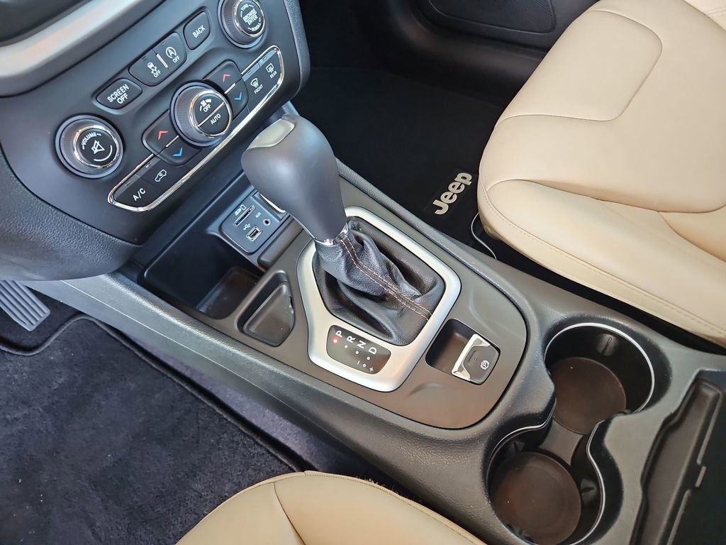 Used 2016 Jeep Cherokee Limited FWD image 20