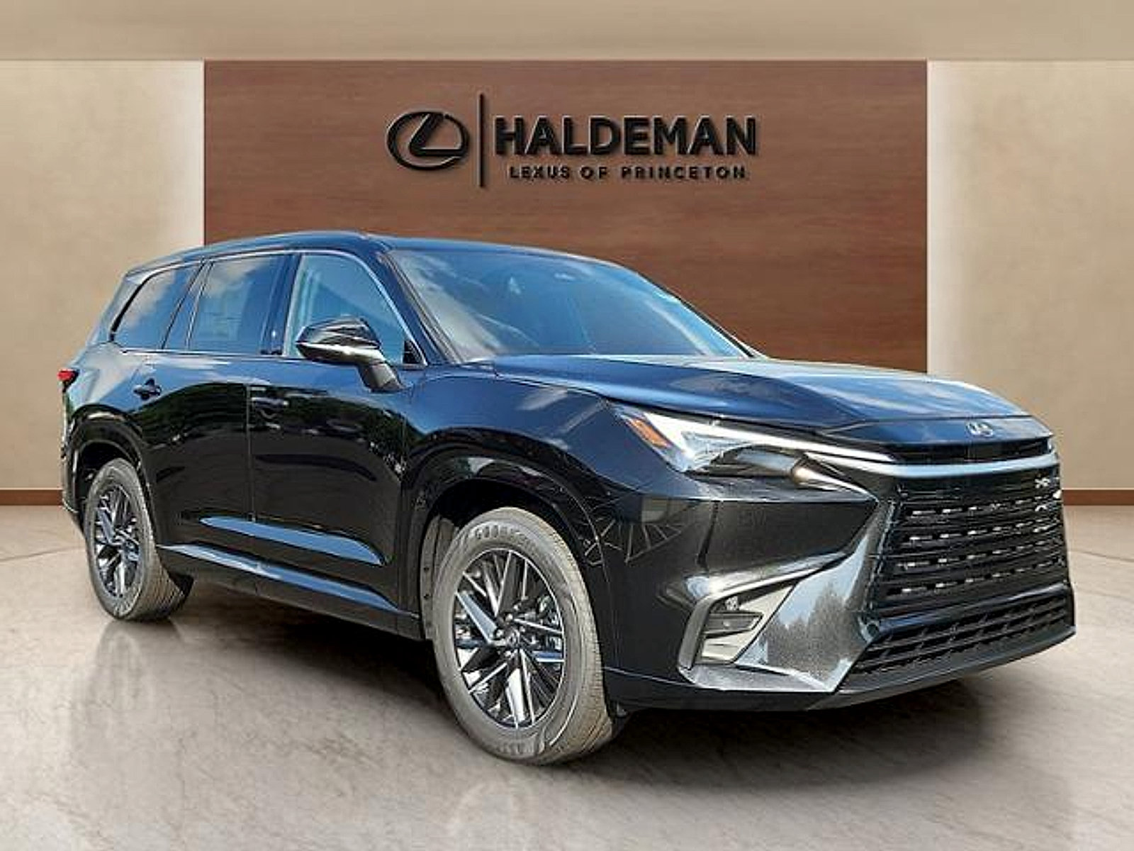 Used 2024 Lexus TX 350 AWD w/ Technology Package image 4