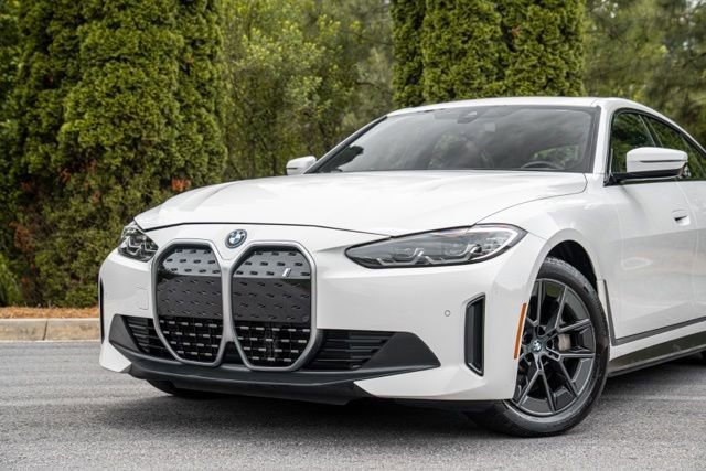 Used 2023 BMW i4 eDrive35 w/ Premium Package RWD image 2